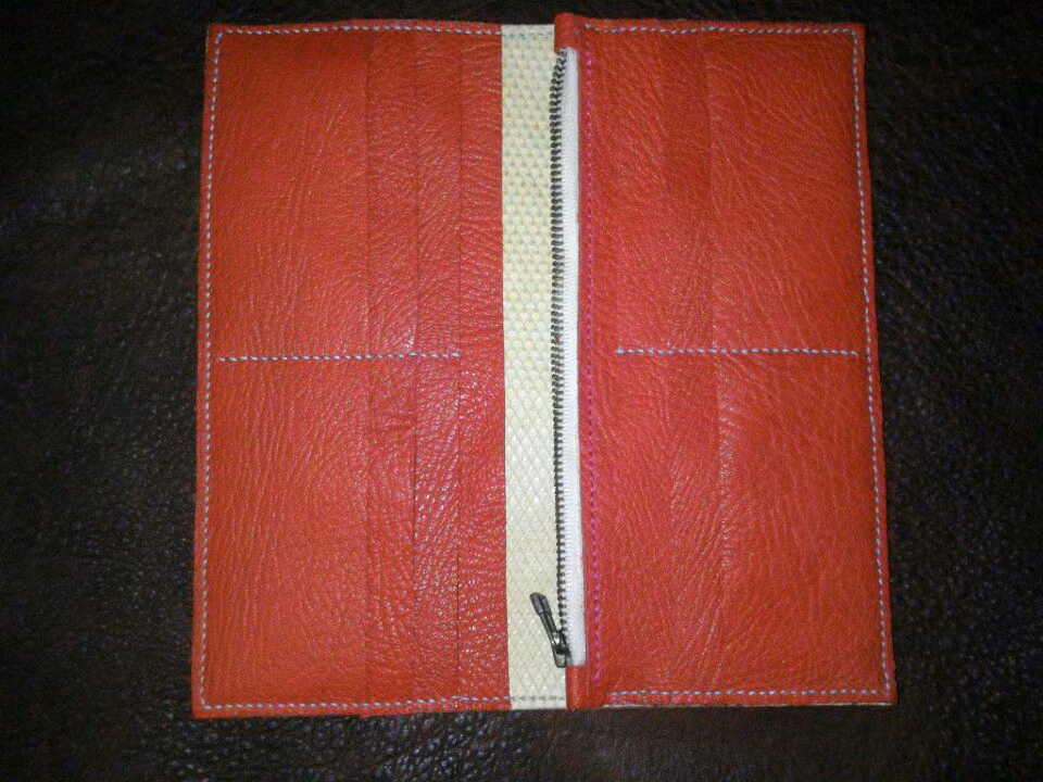 Ai bảo chỉ có con gái mới cầu kỳ khéo léo, chỉ cần có tâm làm quà. Đây là một món quà của một bạn con trai khi kì công tự tay làm quà tặng bạn gái cũng khiến người khác phải á ố ghen tỵ. Ảnh: Nguyễn Đức Hà