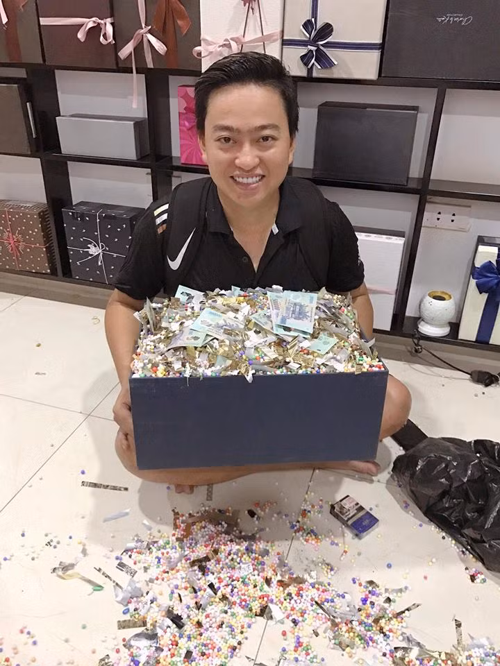 Còn đây là chân dung ông chồng chuẩn “soái ca'.