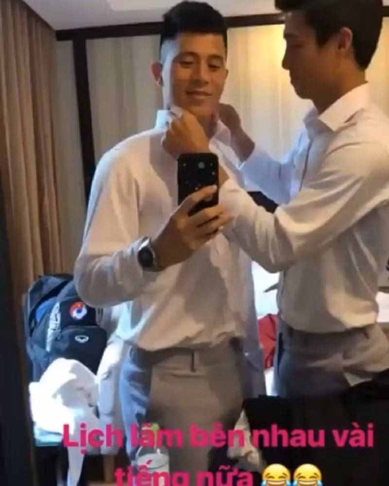 Cưng nựng, chăm sóc đối phương chưa kìa!