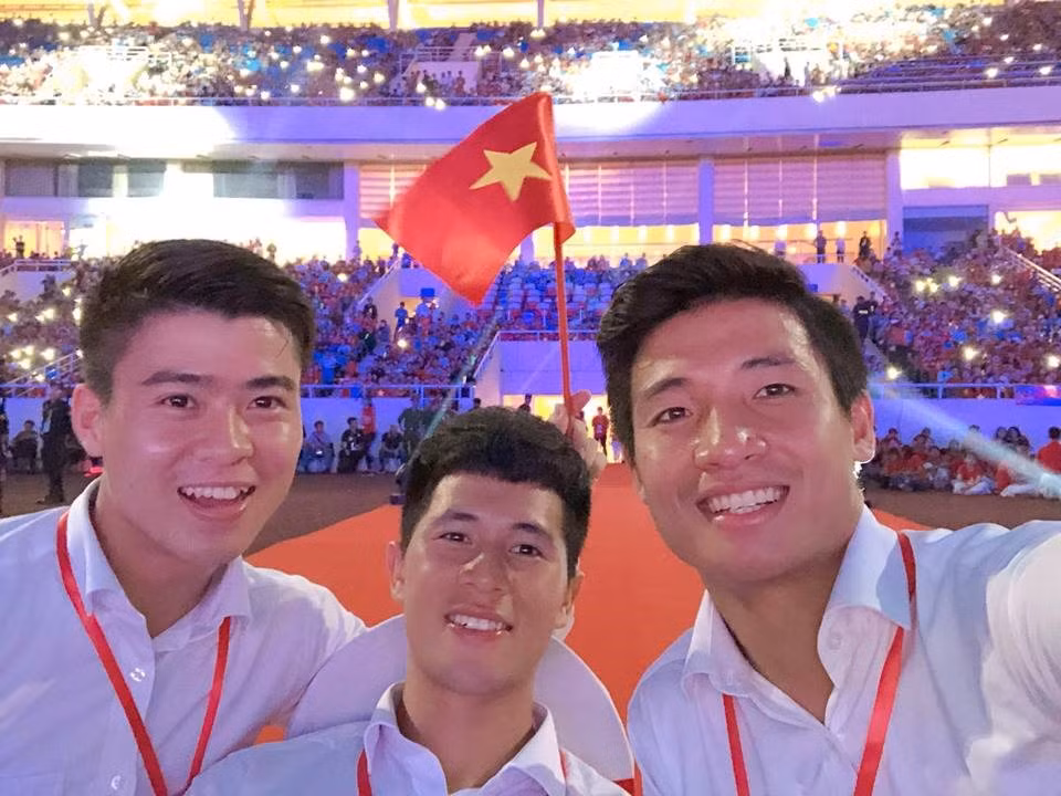 Vẫn là Duy Mạnh "phá đám"