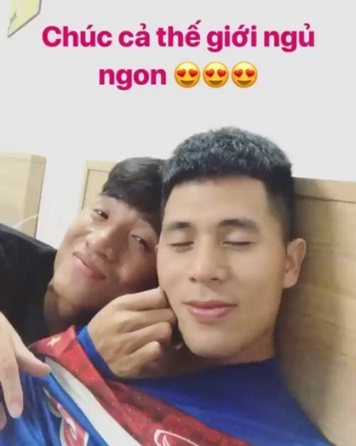 Thế này mà fans không ghen tỵ ra mặt mới là lạ đúng không nào 