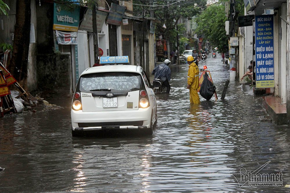 Hà Nội hôm nay vẫn có mưa rào