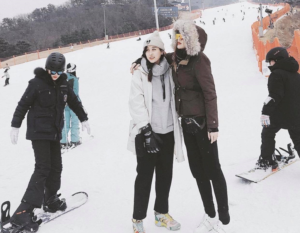 Kỳ Duyên - Hà Lade đều sở hữu chiều cao cùng vóc dáng chuẩn với cách phối đồ thời thượng. Ảnh: FBNV