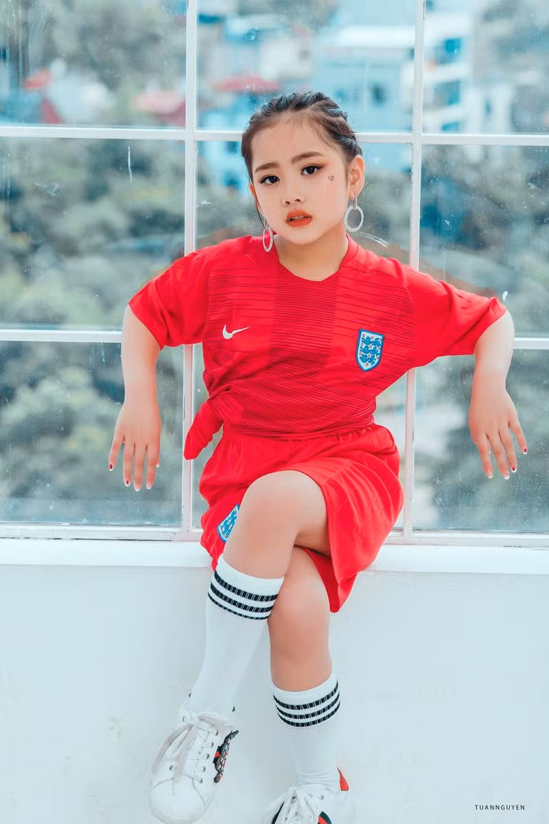 Bé nào cũng vô cùng háo hức khi thực hiện bộ ảnh này.