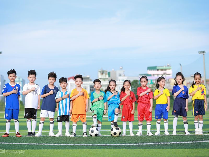 Chào mừng World Cup 2018, những nhóc tỳ nổi tiếng dễ thương, nhiều tài lẻ đã cùng nhau thực hiện bộ ảnh ý nghĩa.