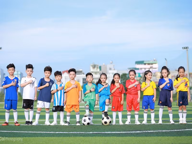 Chào mừng World Cup 2018, những nhóc tỳ nổi tiếng dễ thương, nhiều tài lẻ đã cùng nhau thực hiện bộ ảnh ý nghĩa.