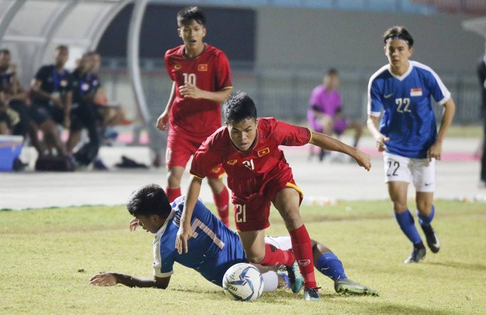 U19 Việt Nam (áo đỏ) thất bại trong nỗ lực giành vé vào bán kết U19 Đông Nam Á.