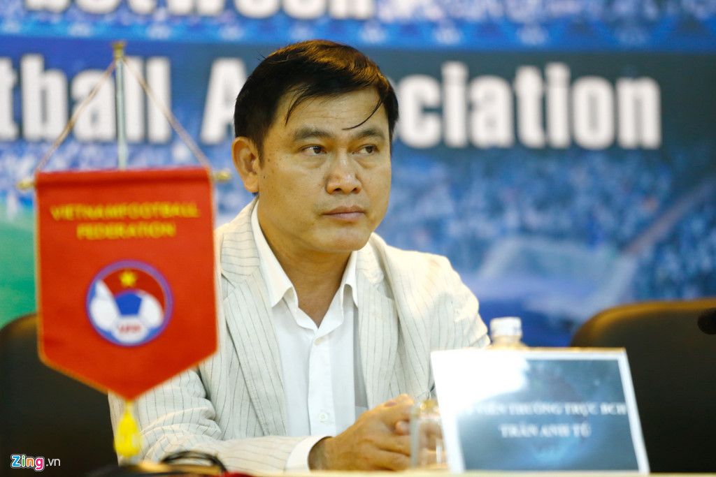 Bầu Tú và VPF đang quyết tâm chấn chỉnh lại công tác trọng tài ở hệ thống giải chuyên nghiệp quốc gia. Ảnh: Minh Chiến.