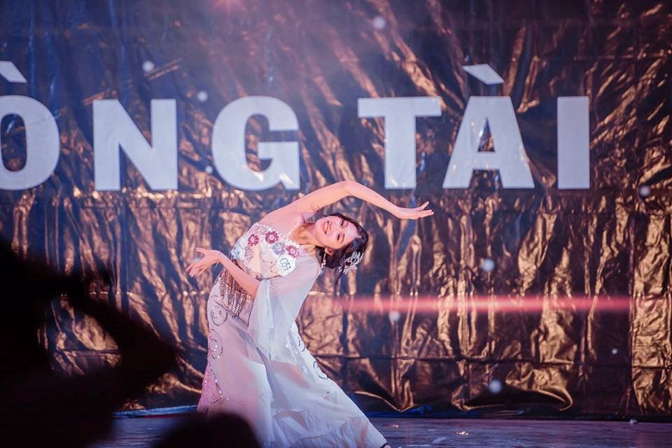 Hiện tại, cô nàng 9X là thành viên ban chuyên môn múa của câu lạc bộ Bạn yêu nhạc tại Học viện tài chính