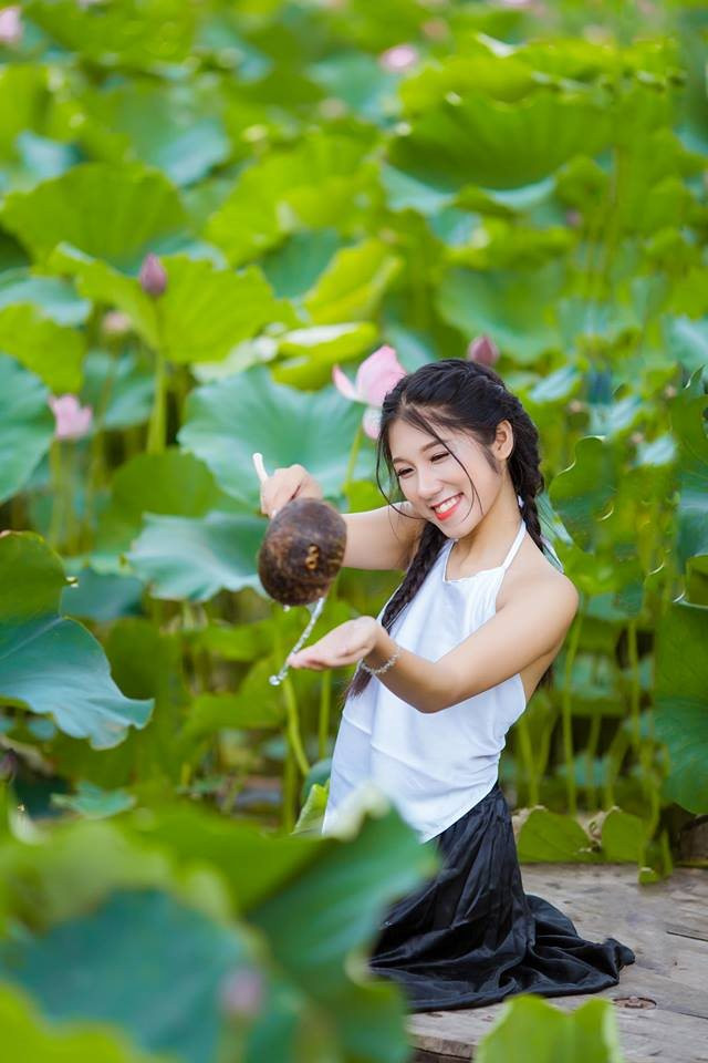 Nụ cười tỏa nắng là điểm gây ấn tượng đầu tiên của mọi người khi lần đầu tiếp xúc với Hương Lan.