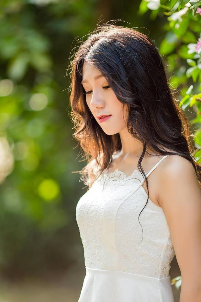 Cô nàng luôn mong muốn: "Được làm những gì mình đam mê, được khám phá, trải nghiệm thêm nhiều công việc mới mẻ... bản thân tự thấy cuộc sống thêm ý nghĩa rất nhiều".