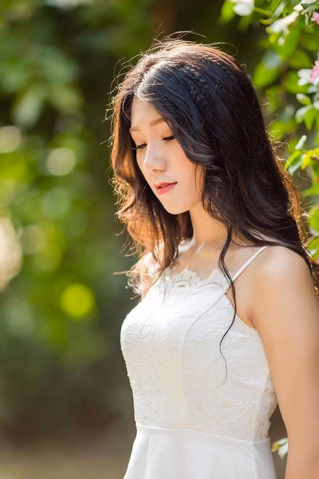 Cô nàng luôn mong muốn: "Được làm những gì mình đam mê, được khám phá, trải nghiệm thêm nhiều công việc mới mẻ... bản thân tự thấy cuộc sống thêm ý nghĩa rất nhiều".