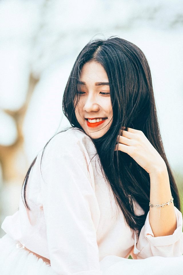 Nữ sinh Học viện Tài chính khiến các chàng trai đổ rầm rầm gốc Thái Nguyên, cô nàng sở hữu gương mặt xinh đẹp, vóc dáng mảnh mai cuốn hút.