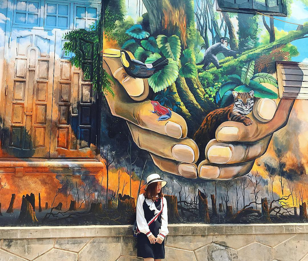 Thích thú với thông điệp bảo vệ môi trường.