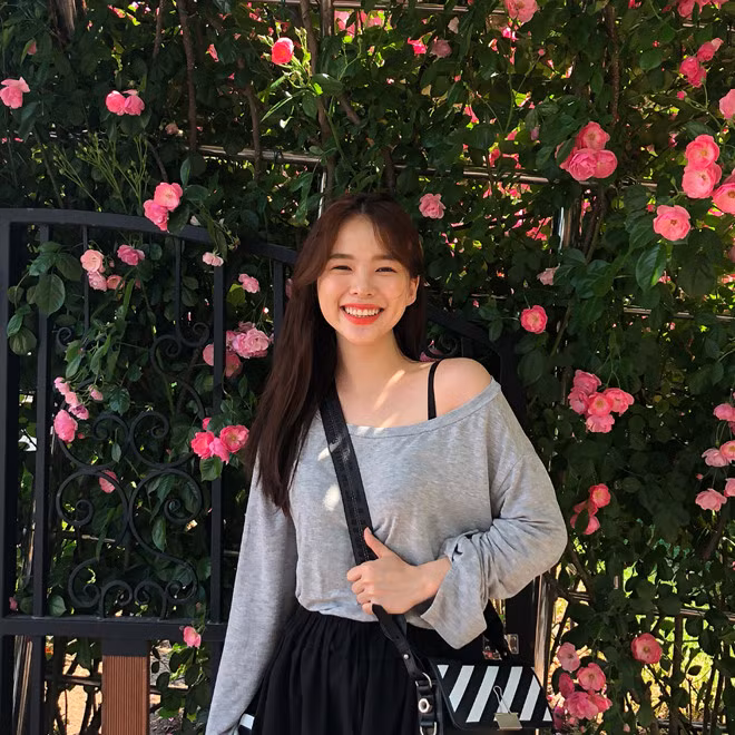 Trước đó, hồi giữa tháng 4, cô từng khoe loạt ảnh du lịch tại đây và thu hút sự chú ý của cộng đồng mạng Việt Nam.