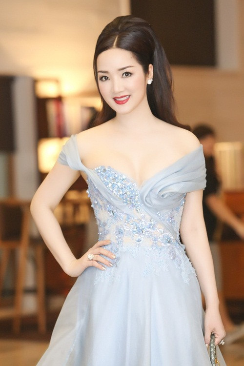 Đạo diễn Lê Hoàng cho rằng Giáng My vẫn nhí nhảnh như một cô gái trong khi bạn bè xung quanh đã làm bà lão từ lâu rồi.