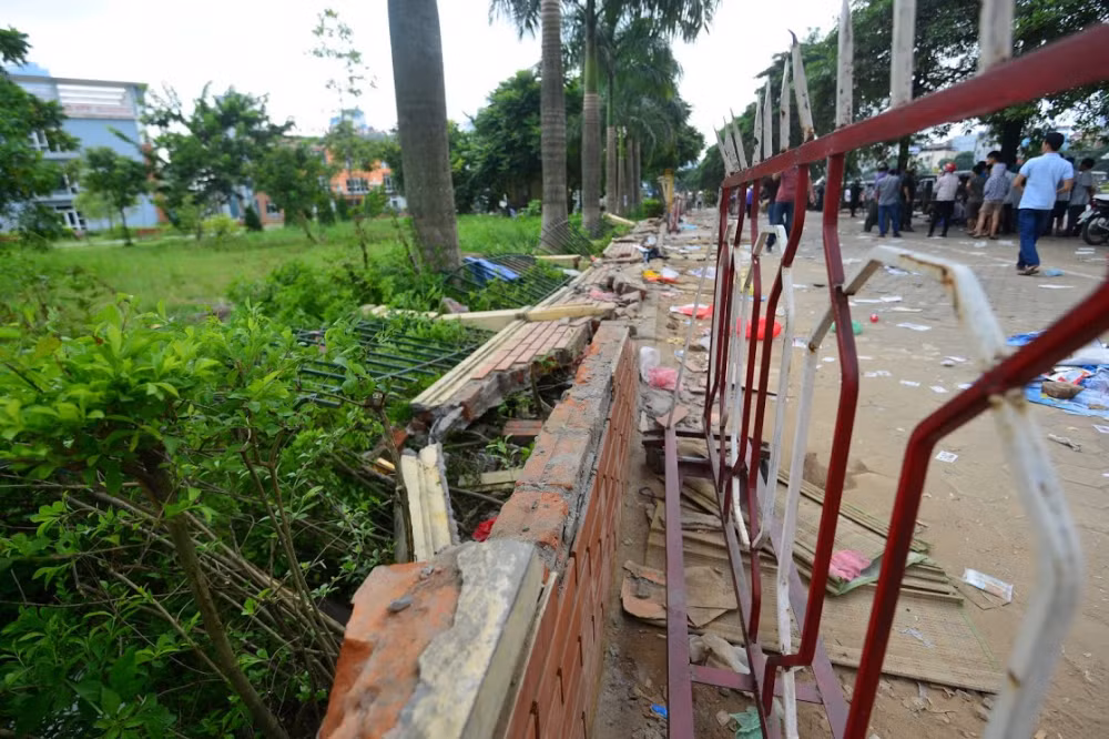 Chen lan mua ve xem AFF Cup: VFF can manh tay cham dut an hoa khon luong-Hinh-4