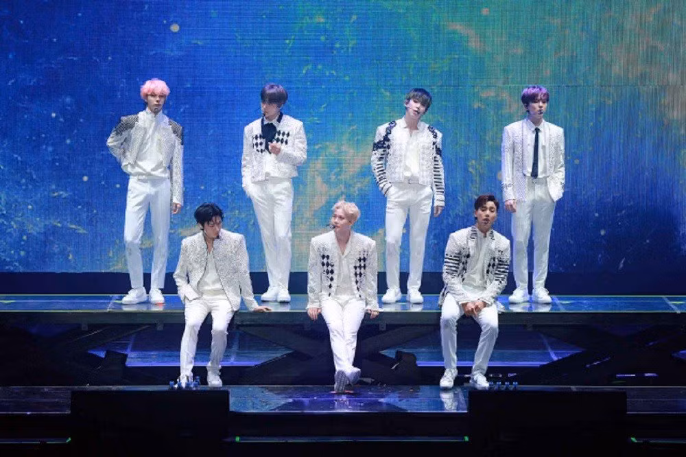 MONSTA X vừa hoàn thành hai buổi hoà nhạc tại Seoul mang tên "2018 MONSTA X World Tour". Trước đó nhóm vừa thực hiện chuyến lưu diễn tại Mỹ Latin