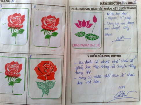 Rất nhiều bạn còn lưu lại cho mình cả một quyển sổ phiếu bé ngoan. Những tấm phiếu được dán ngay ngắn, có nhận xét của cô giáo.
