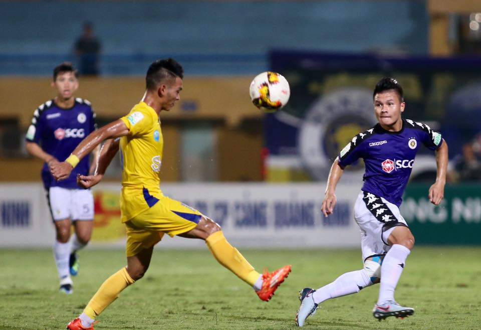 Doi bong cua bau Hien the nay, HAGL va bau Duc lam duoc gi?-Hinh-2