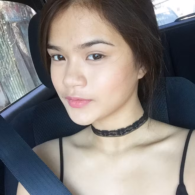 Với những phương pháp chăm sóc kỹ lưỡng, Maris có được làn da mịn màng, tươi tắn. 9X cũng rất tự tin khoe ảnh mặt mộc hay trang điểm nhạt của mình.