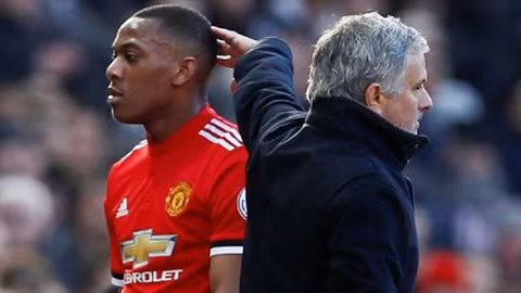 5 van de Mourinho can xu ly som de vuc day M.U