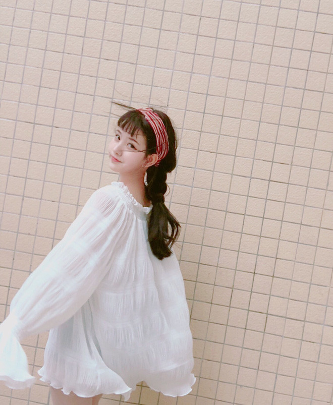 Thừa nhận đi, sao bạn có thể không có cảm tình cho được với một cô bạn xinh kiểu nhẹ nhàng, dễ thương như thế này!