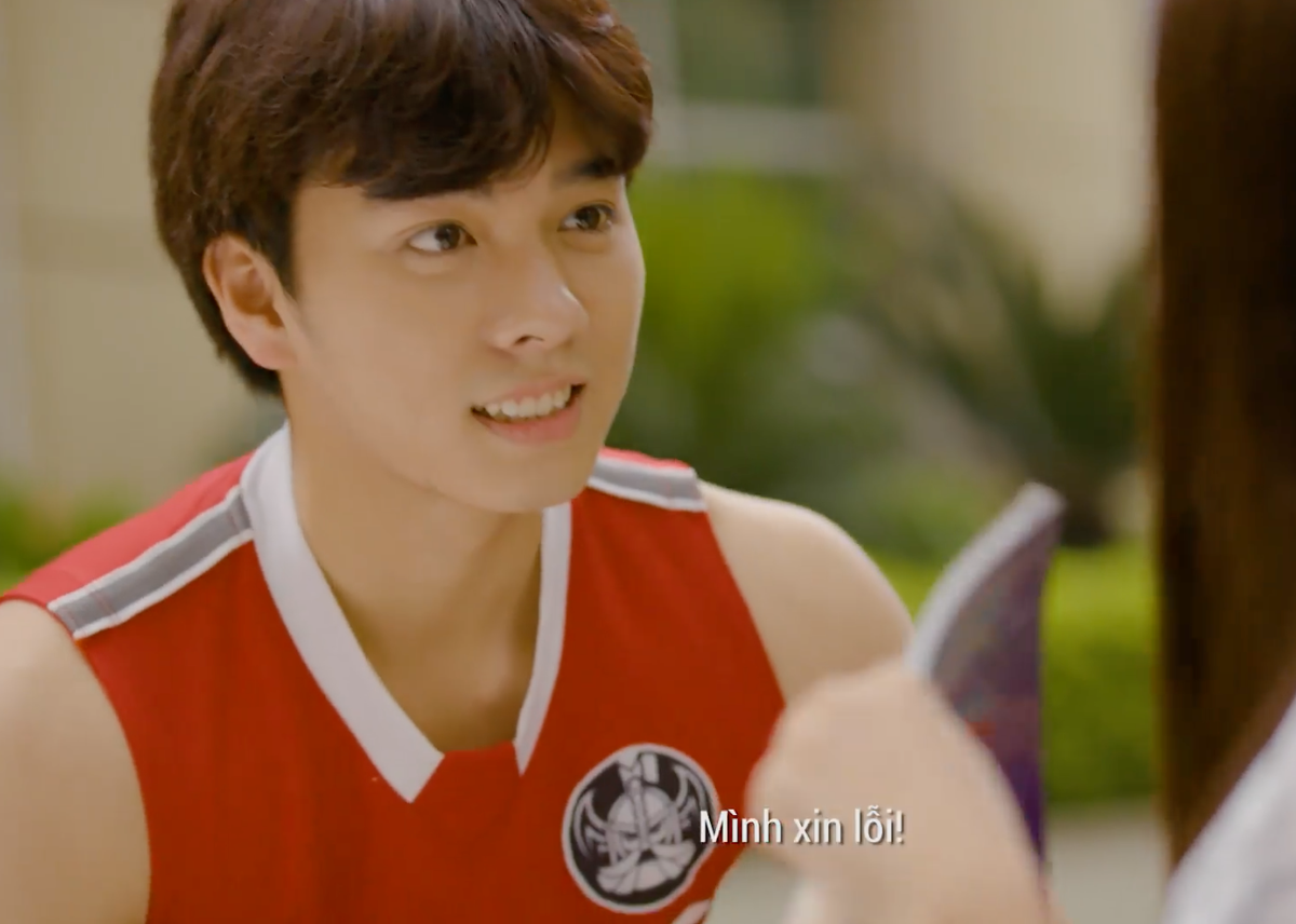 TVC "chỉ có thể là em" được lấy cảm hứng từ cuốn tiểu thuyết nổi tiếng "Yêu em từ cái nhìn đầu tiên". Được cư dân mạng yêu thích và đón nhận đặc biệt nam chính của TVC.