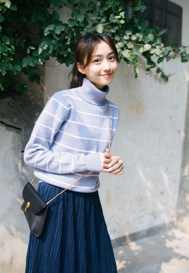 Nhan sắc không thể ngọt ngào hơn và thuần khiết chính là điểm gây ấn tượng của hot girl Trung Quốc với mọi người.