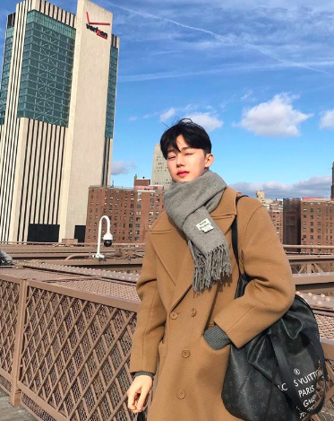 Hiện trang cá nhân của anh chàng này có 229k người theo dõi và chắc hẳn, nhiều trong số đó có rất nhiều các fans Việt