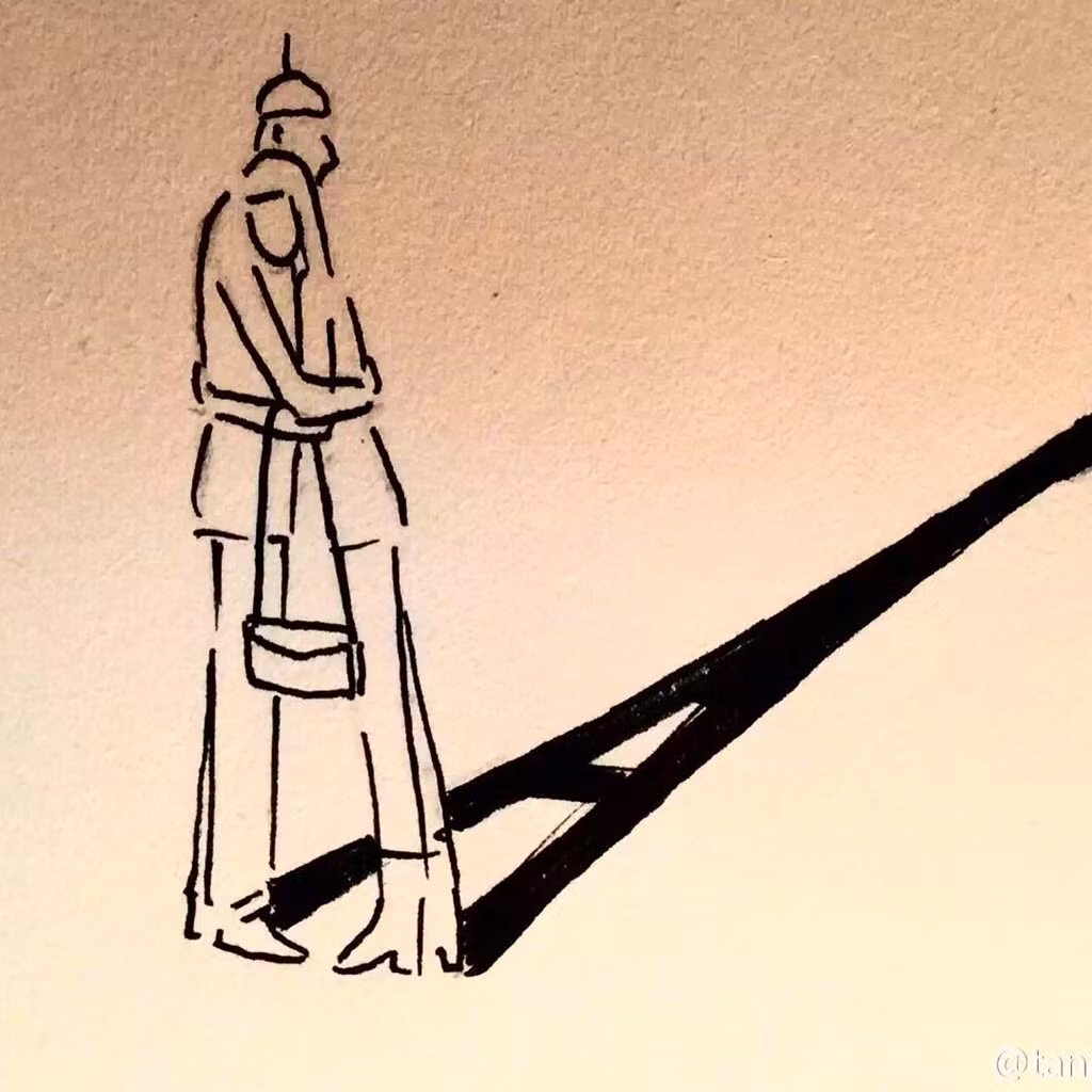 Giữa ngày mưa, đi một mình trên phố, mong có ai đến gần bên là đủ.