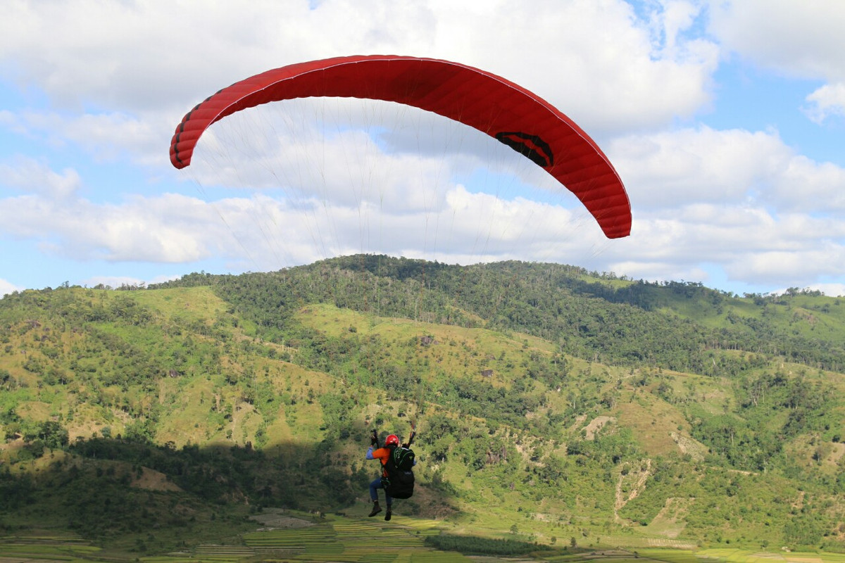 Du khach phan khich voi the thao mao hiem du luon tren nui lua-Hinh-4