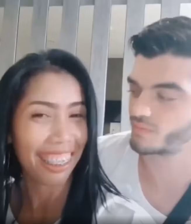 Có bình luận cho rằng: "Nếu cô bạn niềng răng xong, chịu khó ăn mặc, trang điểm xinh xắn thì biết đâu sẽ có màn "lột xác" ấn tượng".