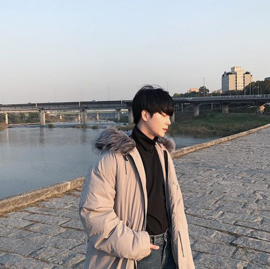 Hot boy Han Quoc so huu phong cach “chat phat ngat“-Hinh-4