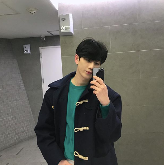 Hot boy Han Quoc so huu phong cach “chat phat ngat“-Hinh-8