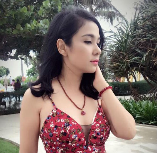 Việt Trinh cảm thấy có lỗi với con khi hẹn hò bạn trai. Ảnh: FBNV.