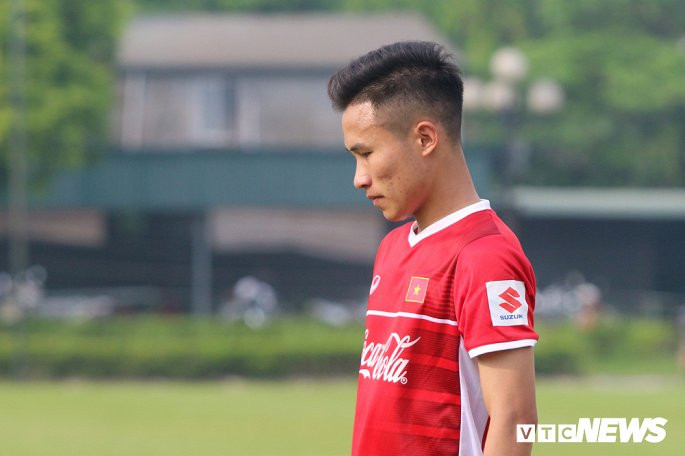 Triệu Việt Hưng lần đầu góp mặt trong một buổi tập của đội tuyển Olympic Việt Nam.