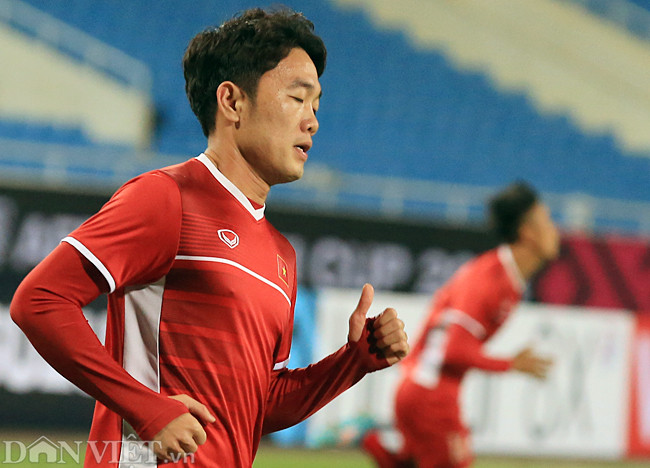 Xuân Trường nỗ lực tập luyện để có một suất chính thức trong trận tối ngày mai, 15.12