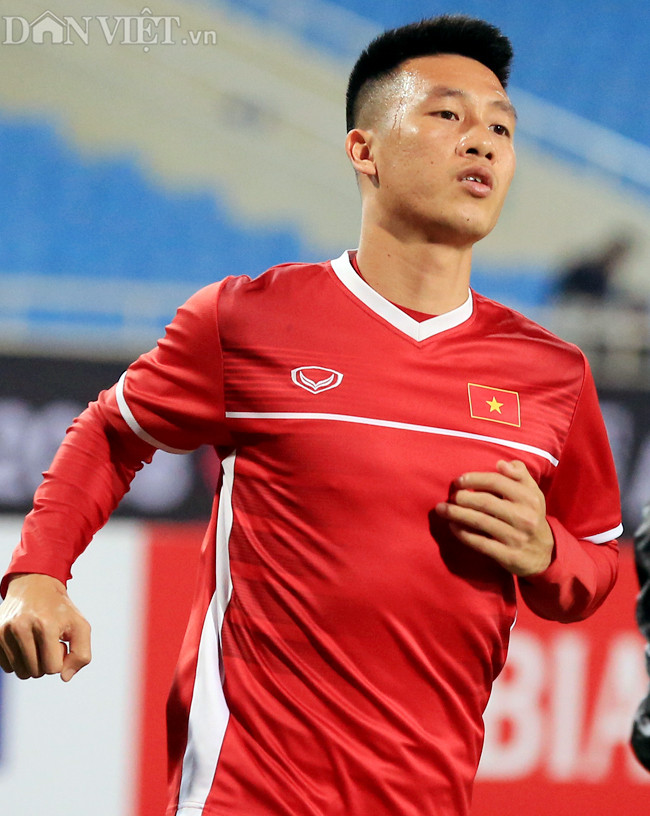 Tiền vệ Huy Hùng hứa hẹn sẽ bùng nổ tại trận chung kết lượt về, trận lượt đi anh đã ghi một bàn thắng để mở tỷ số trong lần đá chính tại AFF Cup 2018.