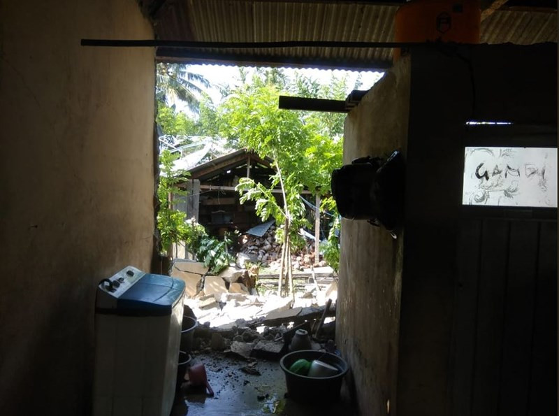 Indonesia phat canh bao song than vi dong dat 7,5 do Richter-Hinh-4