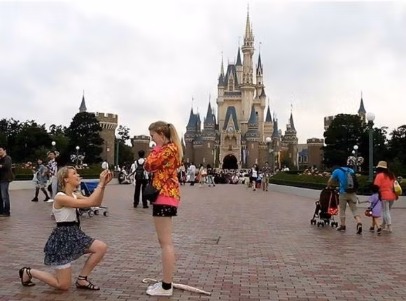 Dam cuoi day ngot ngao cua cap doi dong tinh nu Dan Mach khien dan mang ganh ti-Hinh-4