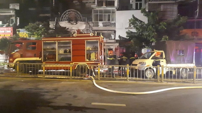 Quan bar o TP HCM boc chay du doi luc rang sang-Hinh-4