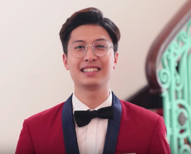 Ngay khi Long vừa xuất hiện, chàng trai đã gây ấn tượng đến các cô gái và bố mẹ đi kén rể. Với ngoại hình cao ráo, đôi mắt kính thư sinh và lối nói chuyện điềm đạm, từ tốn chàng trai đã "được lòng" từ những phút đầu tiên.