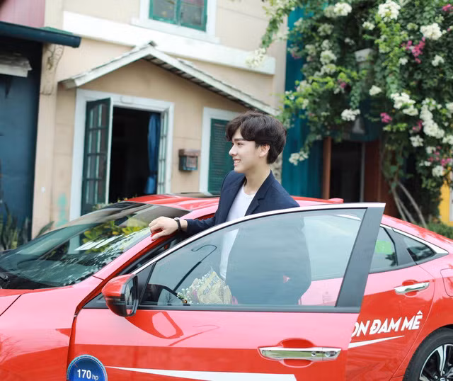 Vẻ mặt cuốn hút và thân hình hoàn hảo chính là điểm cộng của Hải Nam trong các TVC.