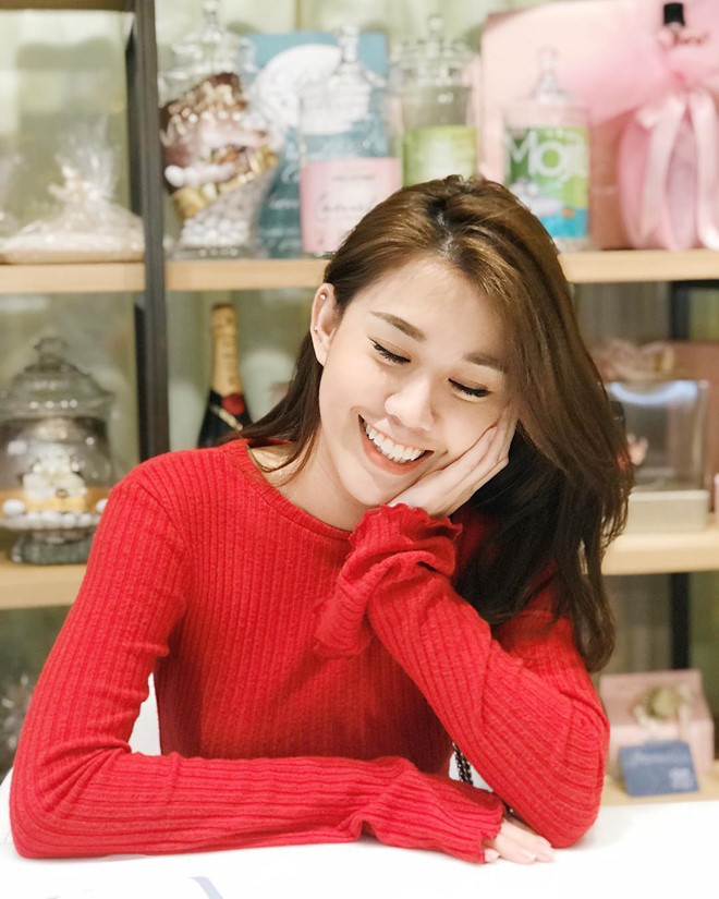 Ngọc Thảo (Lê Trương Ngọc Thảo, 28 tuổi, TP.HCM) là một trong những hot girl đời đầu, được biết đến với nickname Phở Ngọc Thảo. 9X Sài thành là diễn viên series "Thích ăn phở" nổi tiếng với loạt clip hài hước.