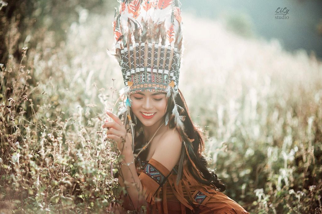 Vũ Quỳnh Trang 10X, có nickname là Trang Tây. Cô sinh ra và lớn lên tại mộc châu – Sơn La. Hiện cô đang là sinh viên năm nhất Trường Cao đẳng Du lịch và Thương Mại – Hà Nội.