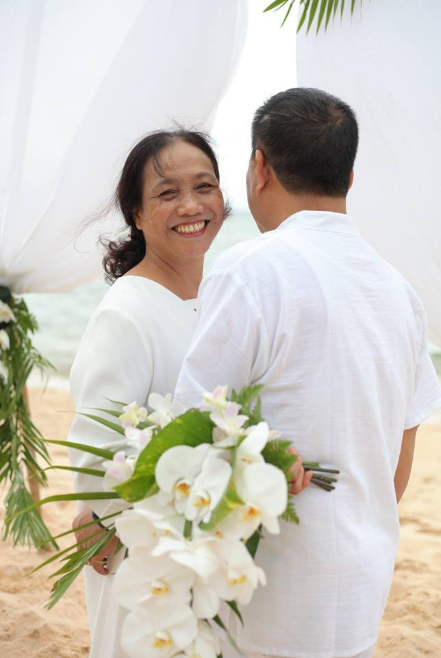 Nụ cười hạnh phúc của Bích Diệp luôn ở trên môi.