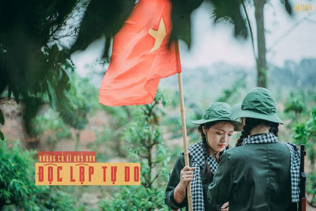 Cả lớp cùng nhau dành một tháng để xây dựng ý tưởng và chuẩn bị. Vì không có nhiều thời gian nên toàn bộ hình ảnh, video được quay chụp trong một ngày.