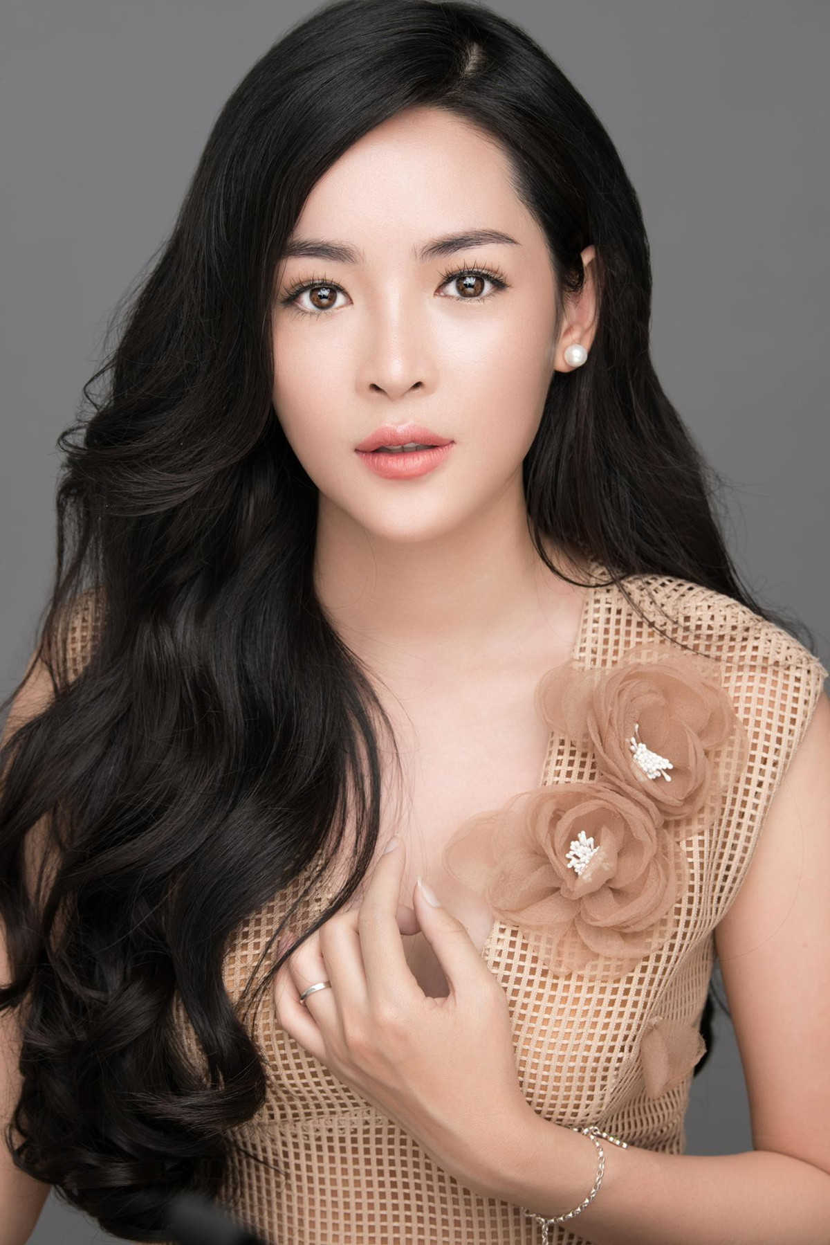 Với ngoại hình xinh đẹp hiện tại không khó để Thanh Quỳnh tìm được ý trung nhân, tuy nhiên hiện tại cô vẫn chọn cuộc sống độc thân.