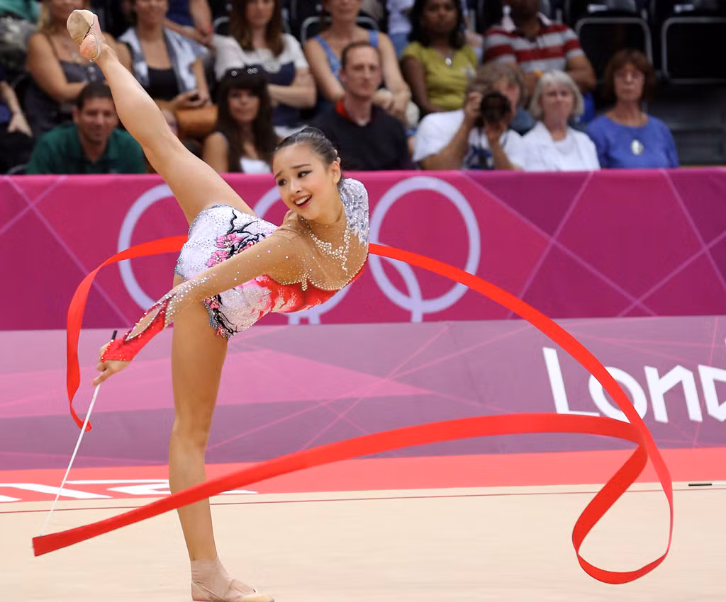 Son Yeon Jae không phải là cái tên xa lạ trong giới thể thao và giải trí Hàn Quốc. Cô là một trong những vận động viên thể dục nhịp điệu hay nhất Hàn Quốc, từng đại diện cho nước này tham dự các kỳ thế vận hội và ASIAD.